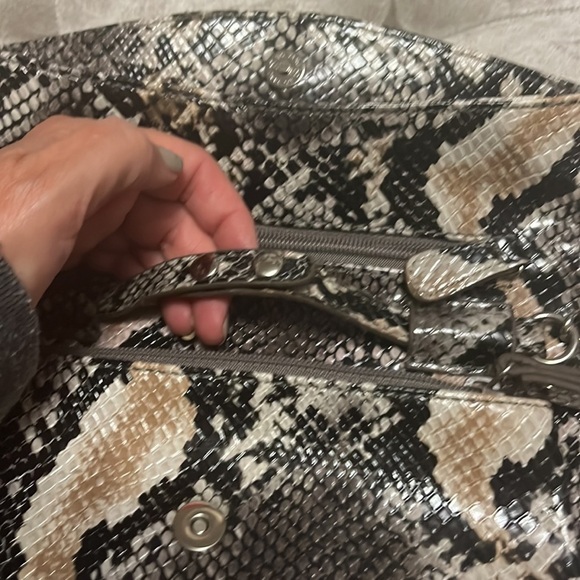 nine west snakeskin bag, convertible. Crossbody strap, and wristlet strap. - Picture 11 of 14